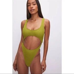 NEW Good American Womens Always Fits Monokini Swimsuit Chartrusse Green
1/2 S/M